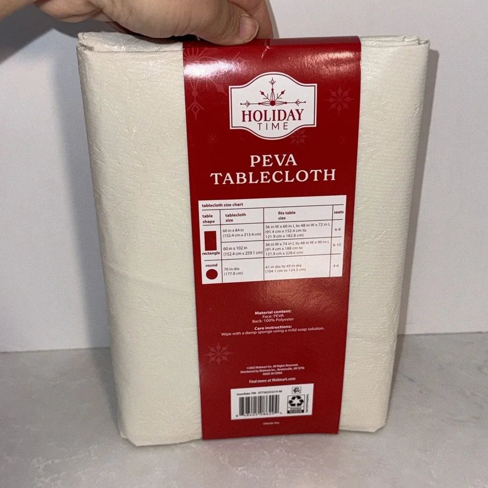 HOLIDAY TIME Green  WHITE FABRIC TABLECLOTH 70